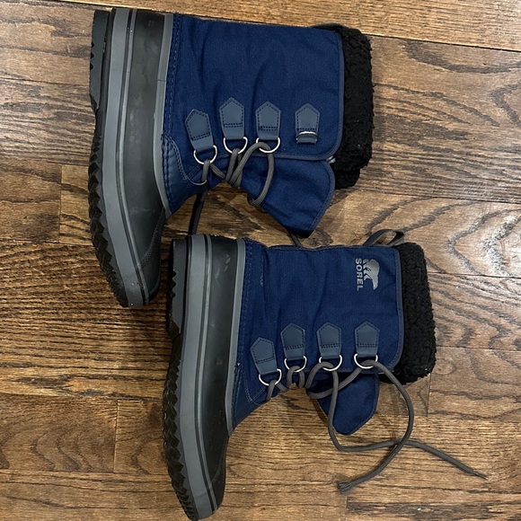 Sorel Navy and Black Winter Boots - Picture 11 of 13